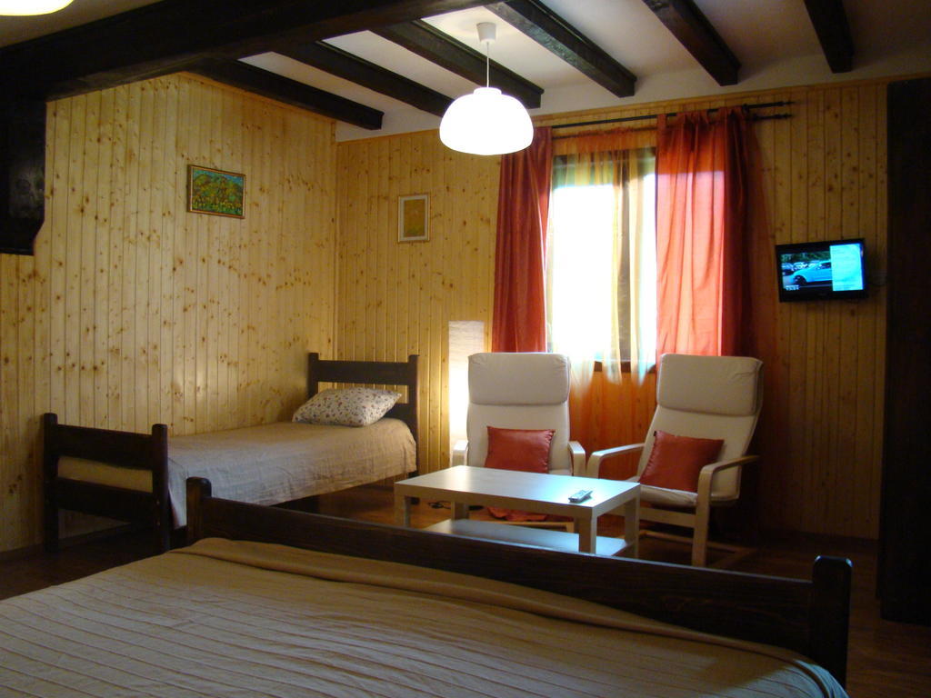Hotel Dumbrava Soarelui Braşov Habitación foto
