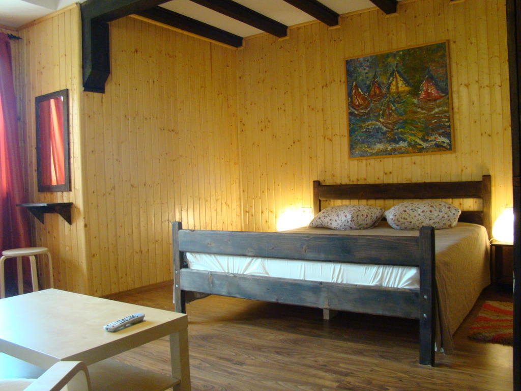 Hotel Dumbrava Soarelui Braşov Habitación foto
